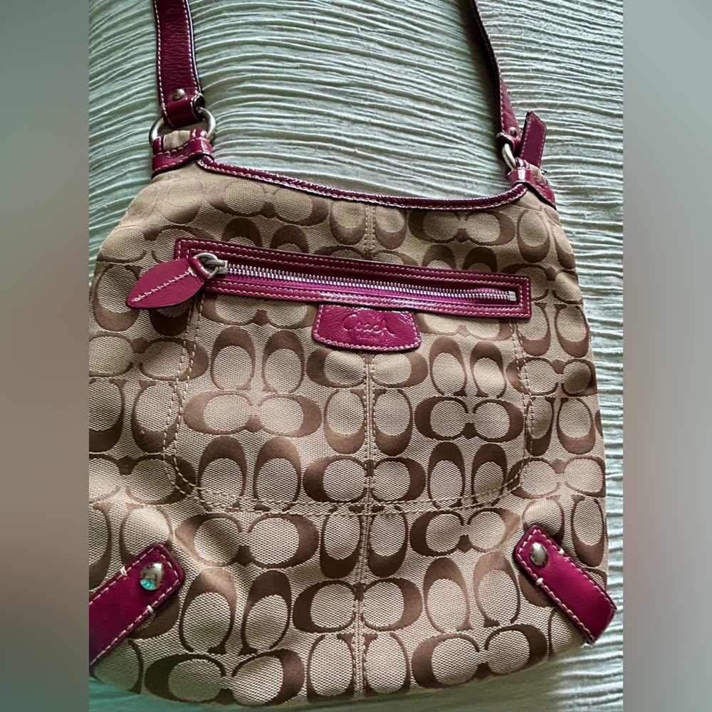Coach Signature Shoulder Bag in Tan and Pink